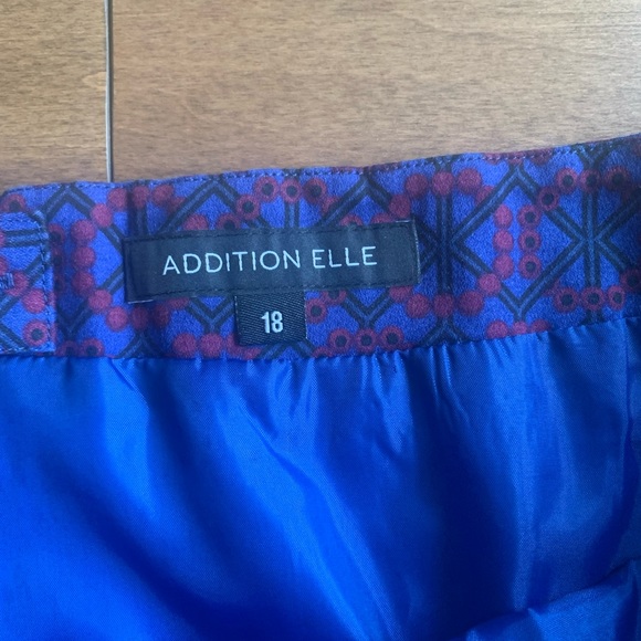 Pencil skirt with fun design. - Picture 3 of 6